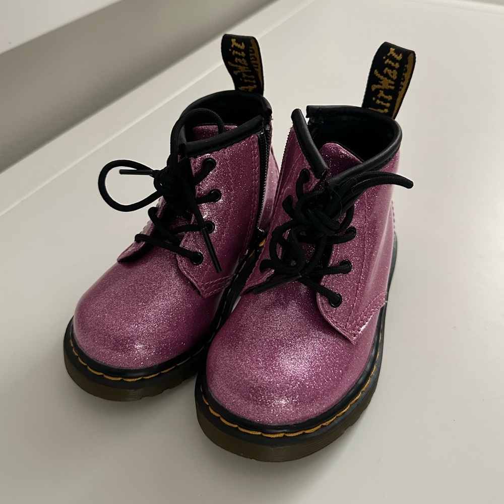 Toddler Dr Martens Size 6